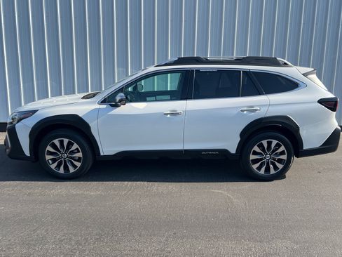Certified 2024 Subaru Outback Touring AWD/4WD image 3