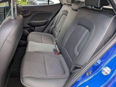 Used 2025 Hyundai Venue Limited FWD image 13