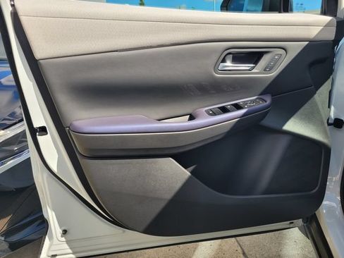 New 2026 Nissan Leaf Platinum+ w/ Cargo Package (Platinum+) FWD image 7