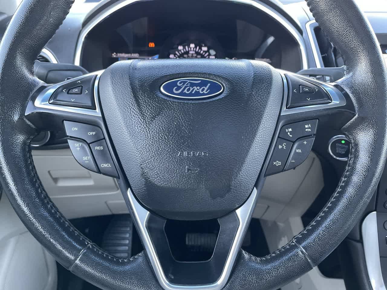Used 2017 Ford Edge Titanium w/ Technology Package AWD/4WD image 10