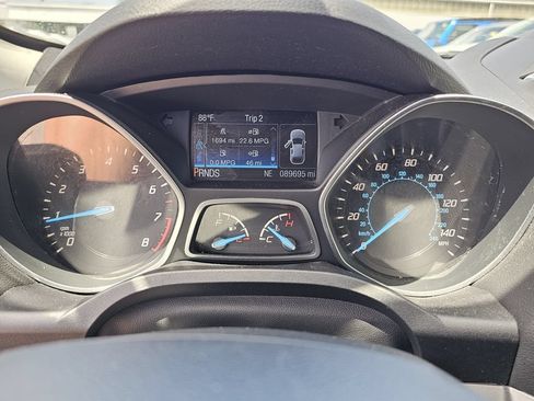 Used 2016 Ford Escape SE w/ SE Chrome Package FWD image 24