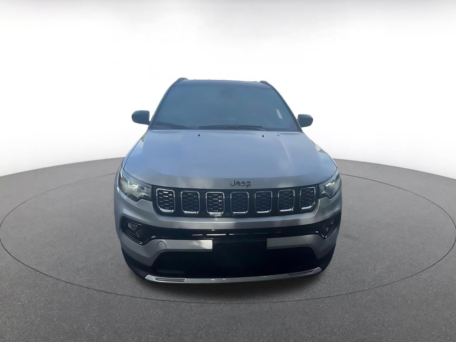Used 2025 Jeep Compass Limited AWD/4WD image 4
