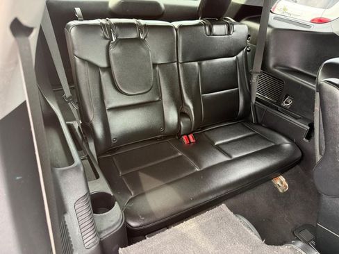 Used 2020 Ford Explorer XLT w/ Equipment Group 202A RWD image 12
