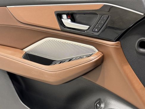 Used 2023 Acura MDX SH-AWD w/ Technology Package image 17