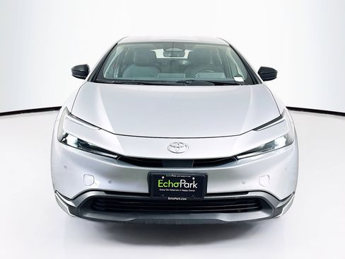 Used 2023 Toyota Prius LE image 2