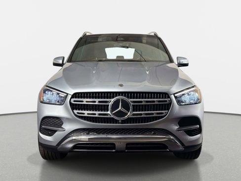 Used 2025 Mercedes-Benz GLE 450 4MATIC w/ Winter Package image 8