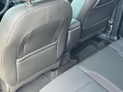 Used 2020 Buick Encore GX Preferred w/ Cold Weather Comfort Package AWD/4WD image 19