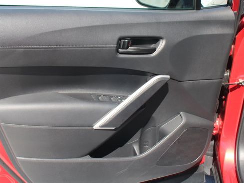 Used 2025 Toyota Corolla Cross AWD Hybrid w/ Moonroof Package image 10