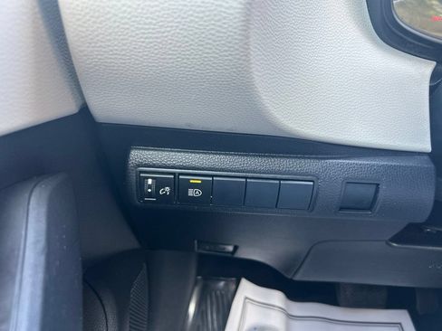 Used 2021 Toyota Corolla LE w/ LE Convenience Package FWD image 13