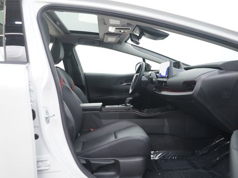 Used 2023 Toyota Prius Prime Premium image 11