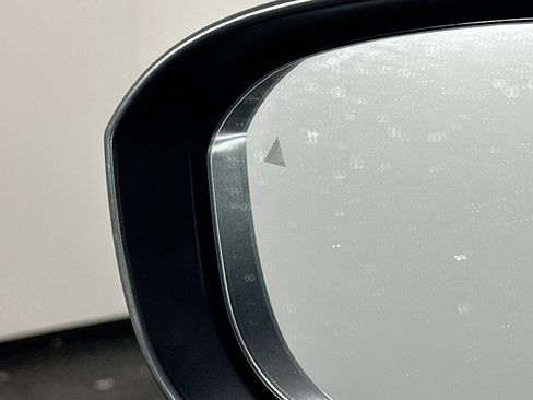 Used 2025 Nissan Rogue SV FWD image 16