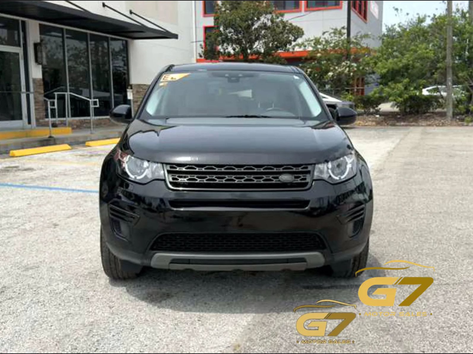 Used 2019 Land Rover Discovery Sport SE AWD/4WD image 2