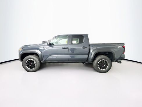Certified 2026 Toyota Tacoma TRD Off-Road AWD/4WD image 3