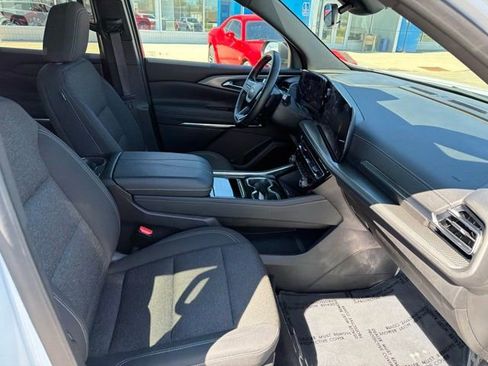 Used 2024 Chevrolet Traverse LT AWD/4WD image 49