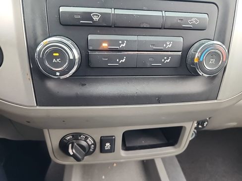 Used 2019 Nissan Frontier SV AWD/4WD image 11