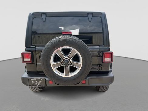 Used 2022 Jeep Wrangler Unlimited Sahara w/ Cold Weather Group AWD/4WD image 5