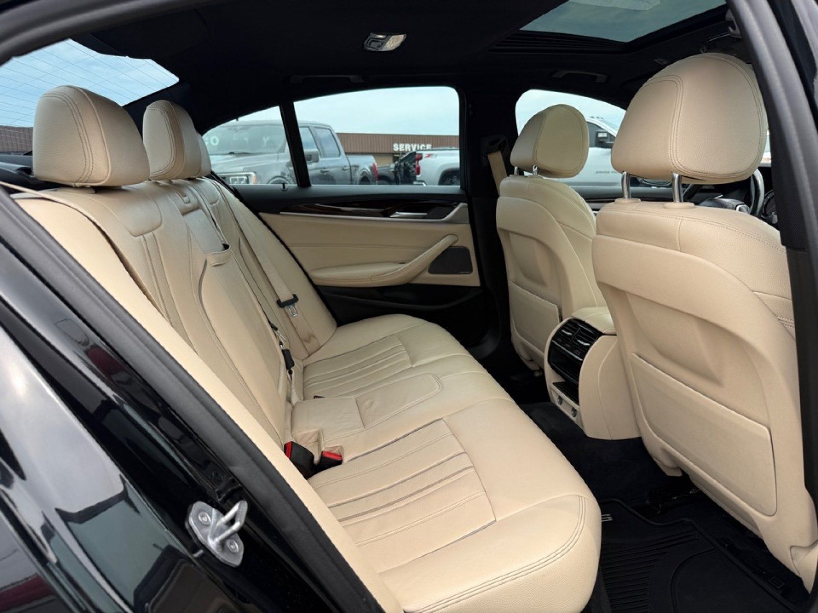 Used 2019 BMW 530e xDrive w/ Convenience Package AWD/4WD image 26
