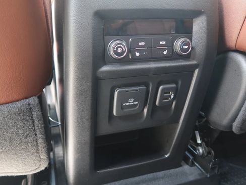 Used 2021 Chevrolet Traverse High Country FWD image 48