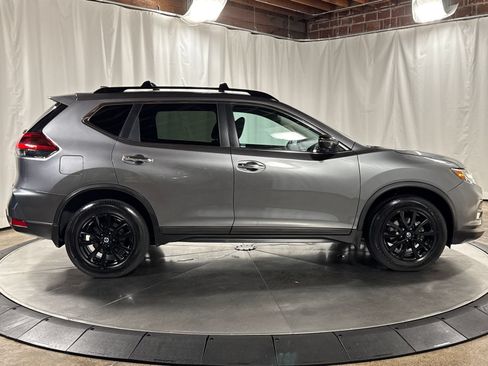 Used 2018 Nissan Rogue SV w/ Premium Package AWD/4WD image 6