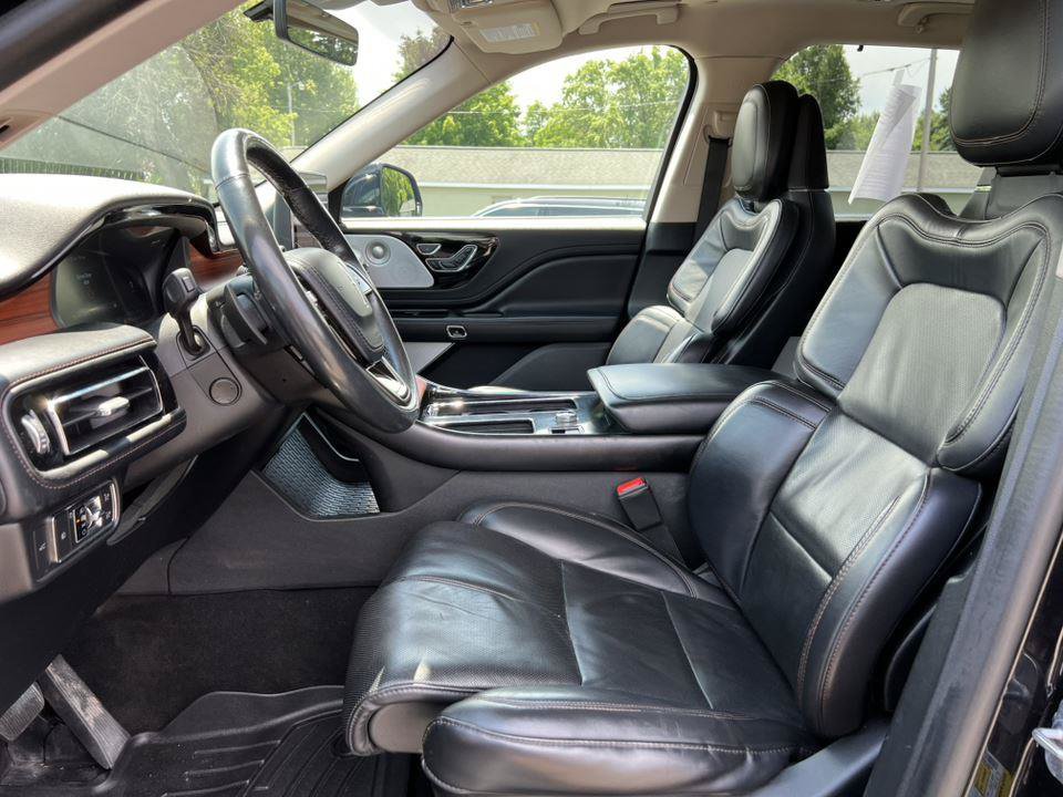 Used 2022 Lincoln Aviator Reserve w/ Equipment Group 201A AWD/4WD image 4