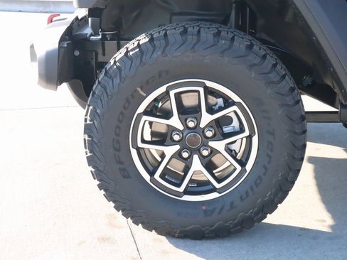 New 2026 Jeep Wrangler Unlimited Rubicon image 17