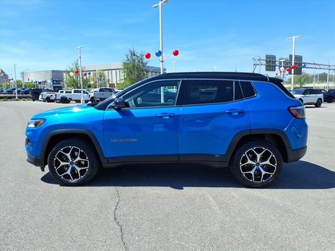 Used 2025 Jeep Compass Limited AWD/4WD image 2