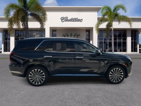 Used 2024 Hyundai Palisade Calligraphy image 16