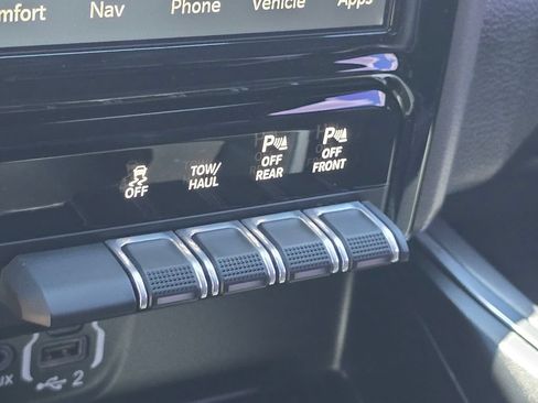 Used 2023 RAM 1500 Laramie AWD/4WD image 29