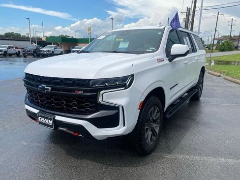 Used 2023 Chevrolet Suburban Z71 AWD/4WD image 3