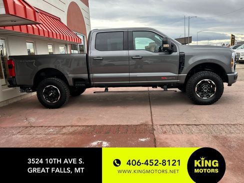 Used 2025 Ford F350 Platinum w/ Tremor Off-Road Package AWD/4WD image 1