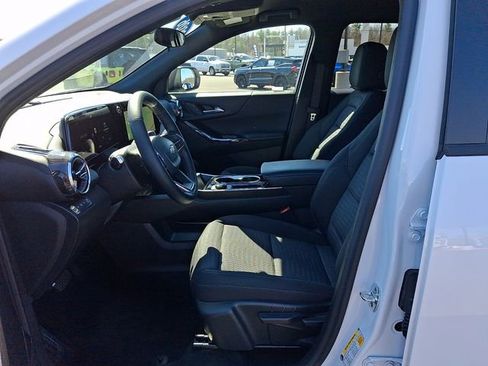 Used 2026 Chevrolet Equinox LT AWD/4WD image 16