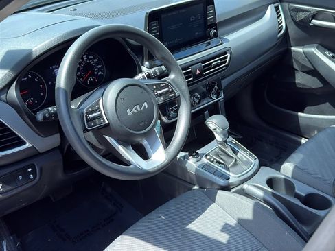 Used 2022 Kia Seltos LX AWD/4WD image 11