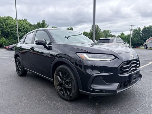 Used 2023 Honda HR-V Sport image 3