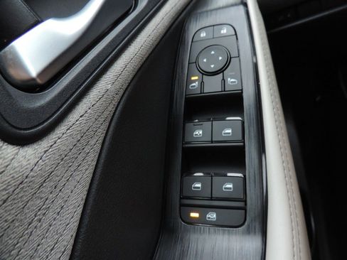 Certified 2021 Nissan Rogue SV image 25