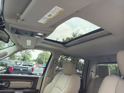 Used 2018 RAM 1500 Laramie w/ Convenience Group AWD/4WD image 34