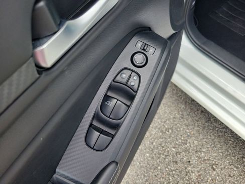 Used 2025 Nissan Altima 2.5 SV FWD image 13