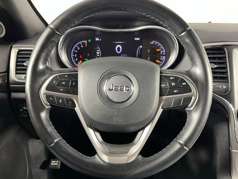 Used 2020 Jeep Grand Cherokee Laredo AWD/4WD image 13