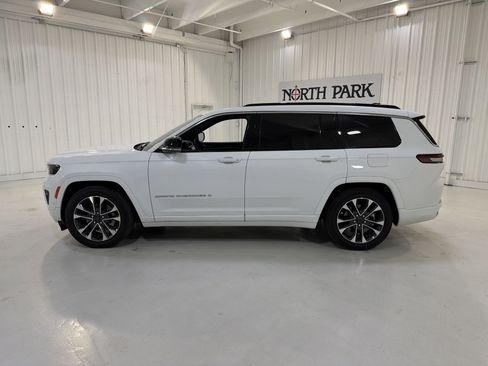Used 2025 Jeep Grand Cherokee L Overland image 2