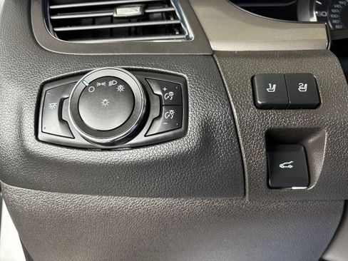 Used 2013 Ford Edge Sport w/ Driver Entry Pkg FWD image 18