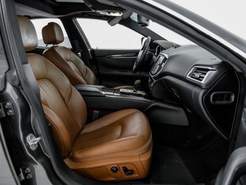 Used 2016 Maserati Ghibli RWD image 35