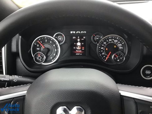 Used 2024 RAM 2500 Big Horn image 34