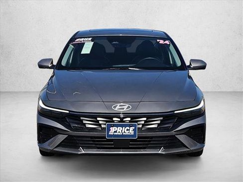Used 2024 Hyundai Elantra Limited FWD image 2