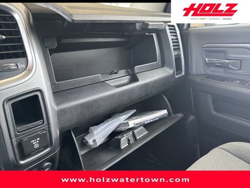 Used 2023 RAM 1500 Classic SLT AWD/4WD image 18