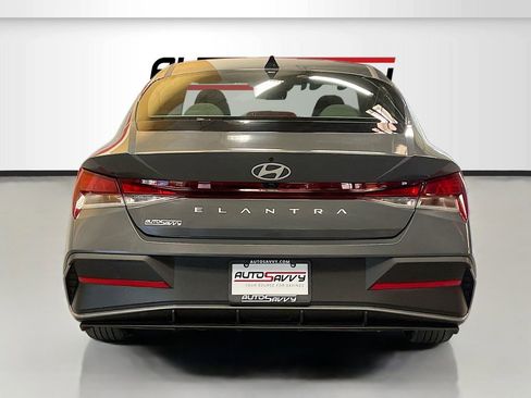 Used 2024 Hyundai Elantra SEL FWD image 6