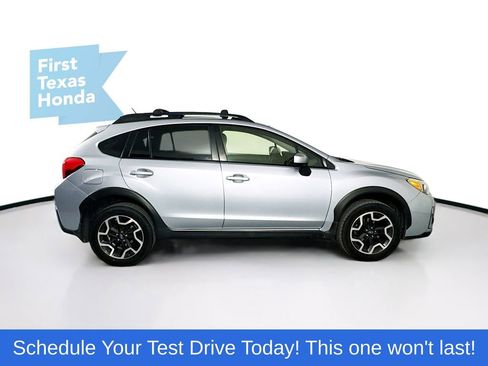 Used 2017 Subaru Crosstrek 2.0i Premium image 9