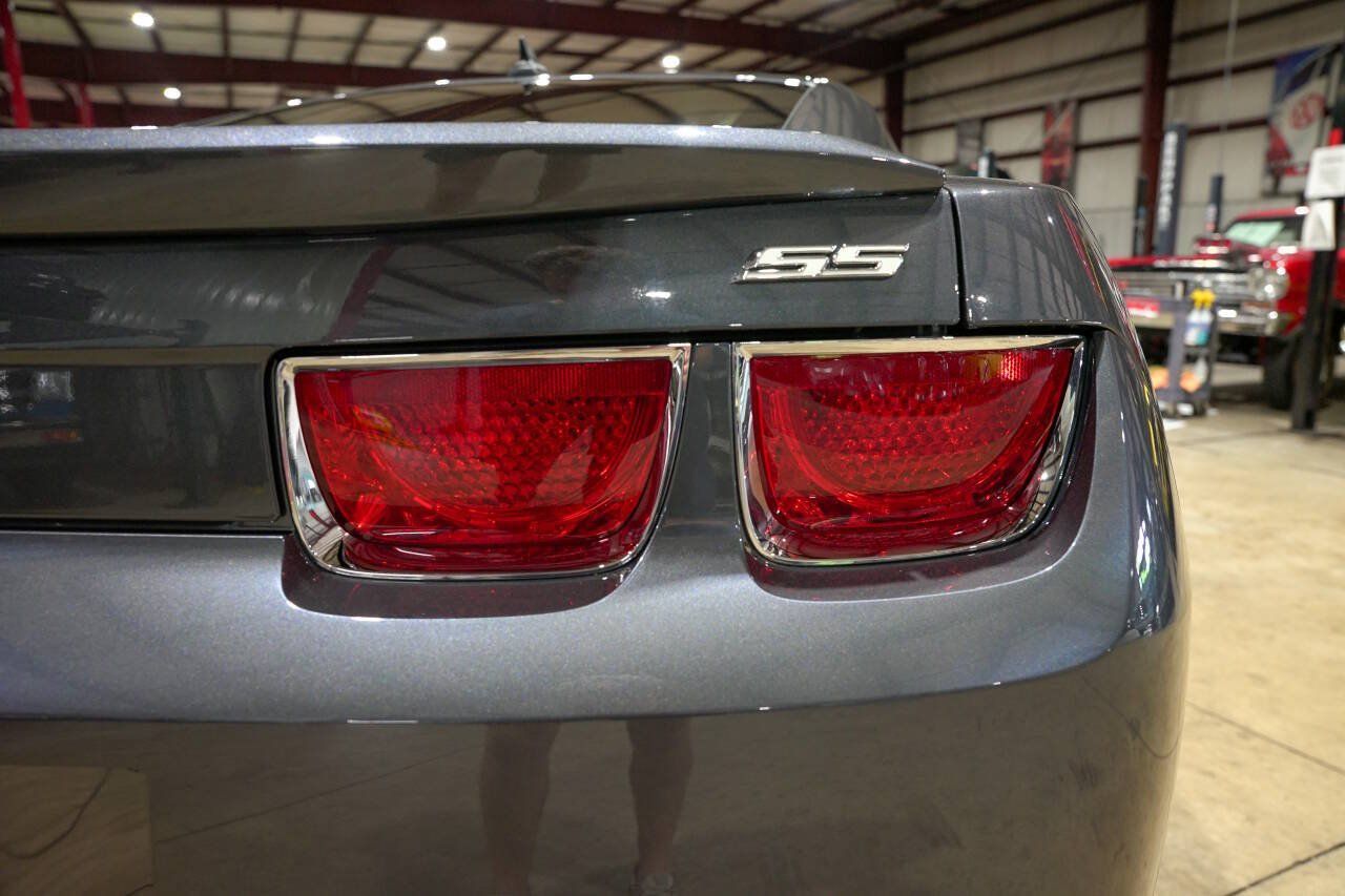 Used 2010 Chevrolet Camaro SS RWD image 35