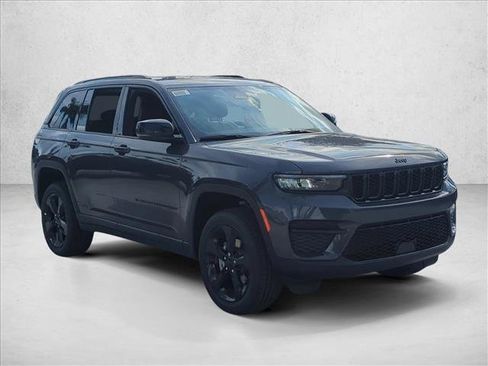 New 2025 Jeep Grand Cherokee Altitude image 6