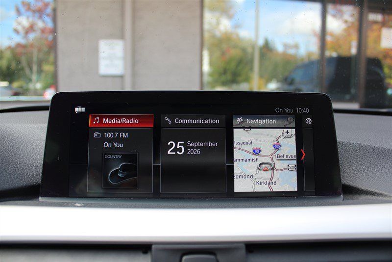 Used 2018 BMW 320i xDrive Sedan AWD/4WD image 12