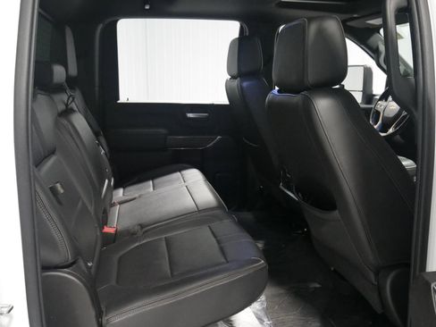 Used 2022 Chevrolet Silverado 2500 High Country image 17