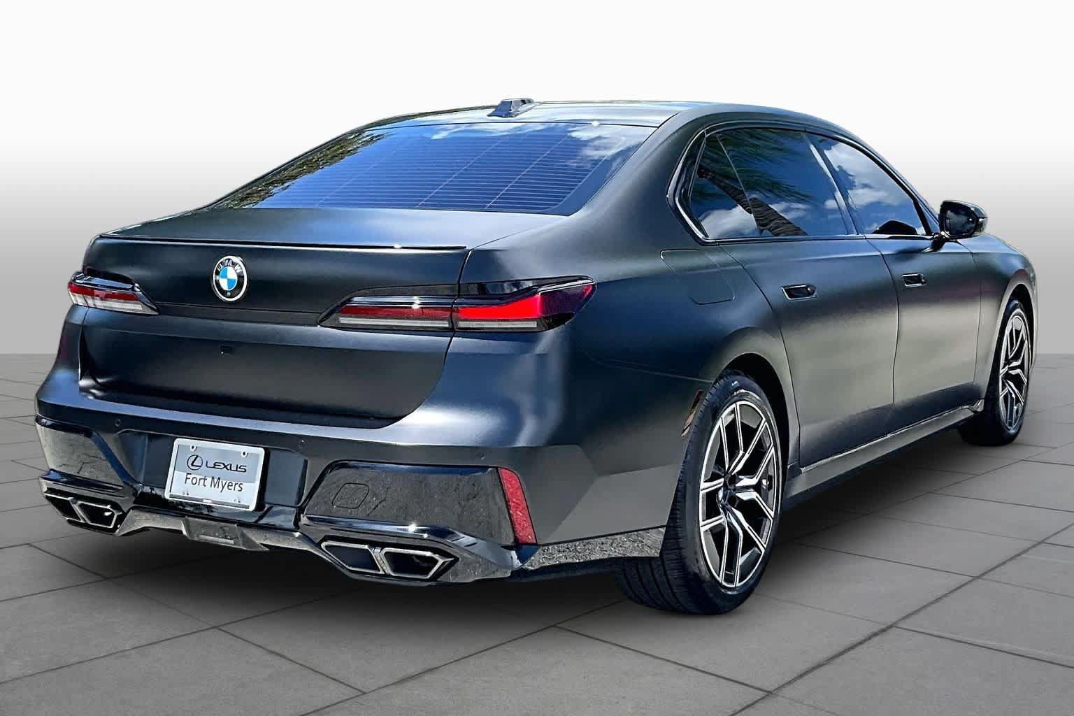 Used 2024 BMW 760i xDrive AWD/4WD image 12